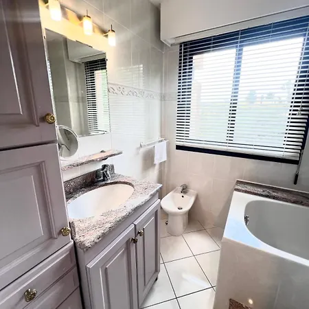 Les Pins 4 People Pool Garage