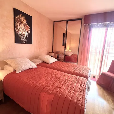 Les Pins 4 People Pool Garage * 胡安莱潘