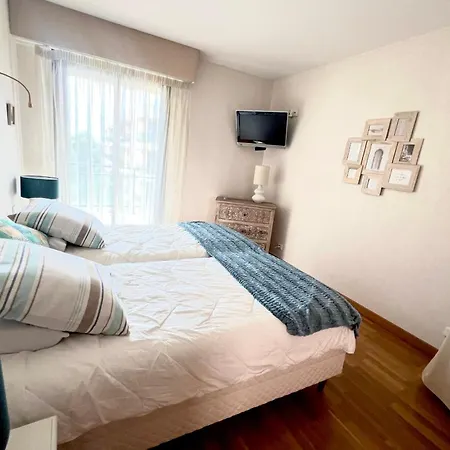 Les Pins 4 People Pool Garage