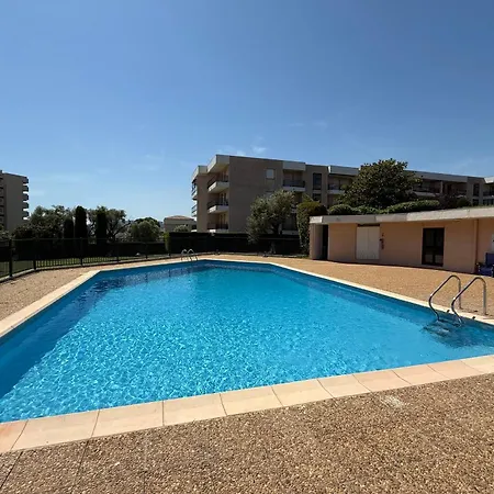 Les Pins 4 People Pool Garage 펜션