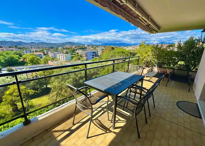 Les Pins 4 People Pool Garage