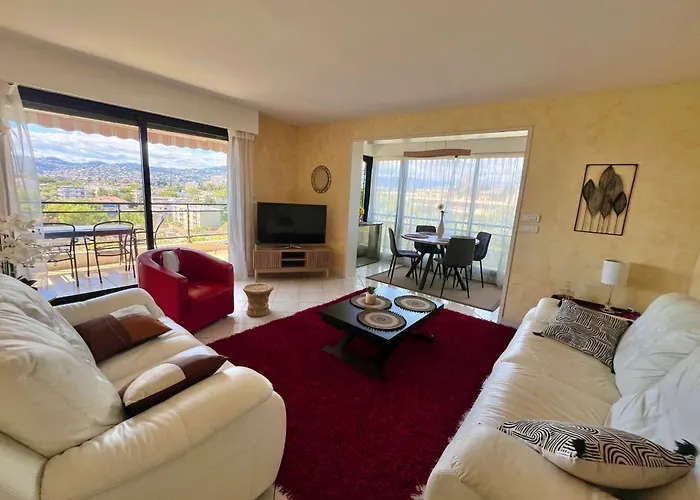 Les Pins 4 People Pool Garage